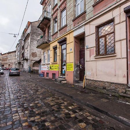 Квартира Подобово В Центрі На Вулиця Скорика 25 Колишня Чайковського Біля Філармонії リヴィウ エクステリア 写真