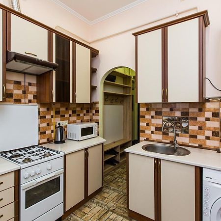 Квартира Подобово В Центрі На Вулиця Скорика 25 Колишня Чайковського Біля Філармонії リヴィウ エクステリア 写真